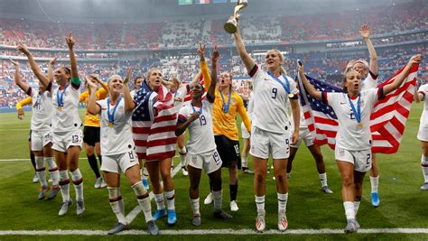 Visa re-ups sponsorship with US Soccer, equal investment in women